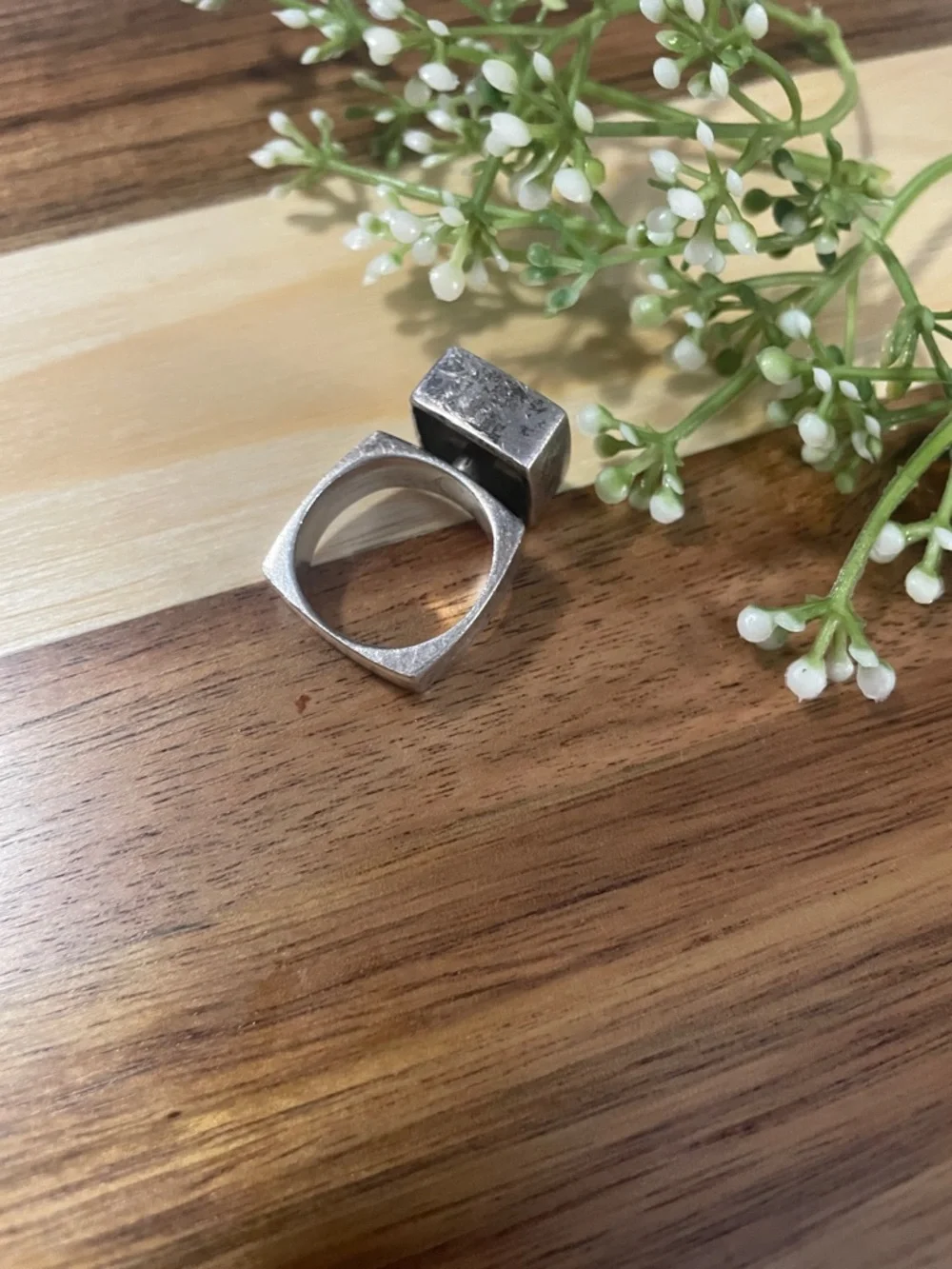 Silver Ring with Dark Blue Inlay - Electronics Wearables Accessory